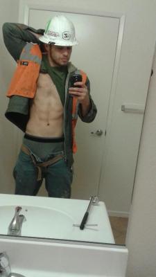 nerdyfresh22:  I love construction men! I love slowing down and