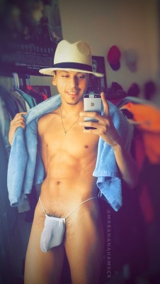 eddiebambino:  who wants to take this boy out to the beach?