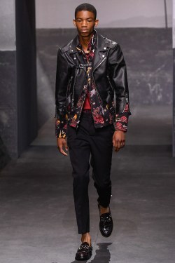 yourmotheradoresme: Coach 1941. Spring Summer 2017. London. @yourmotheradoresme