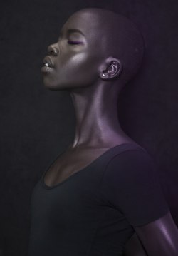 bowtielass:  Effortless beauty and her skin is so luminous! 😍😍