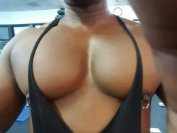 mrrktek54: Yeah, I love huge pecs!