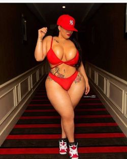 fletchertrowan:  Curves, THICKNESS, in Red