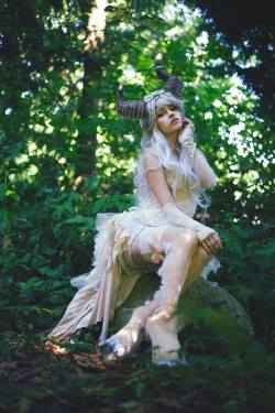 earth-witch:Daughter of PanPhotographer: Sarah Trickler PhotographyHeaddress/Hooves: idolatre