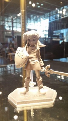 yesthisisminish:  ALBW Link is getting a figma!! I am so excited!
