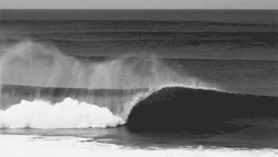 surferboianddollbaby: Slow burn. Pipeline, Hawaii.videog lieber