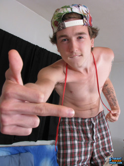 straightnakedthugs:  Sean Johansen is one of the newest guys