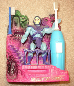 remixedromance: Skeletor powered toothbrush - 1983