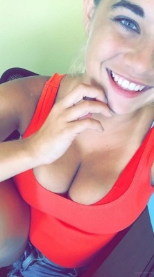 Boobs & Cleavage