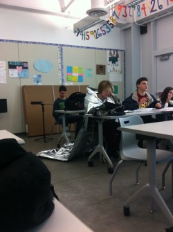 beyoncebeytwice:  this kid in my math class is wearing an aluminum