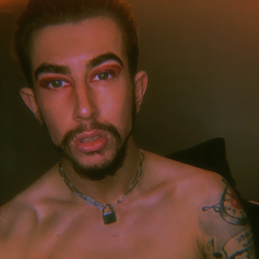 stupidd-lovee:Love me 