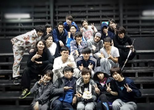 hakumyu:  The HakuMyu cast spent the final day of 2015 going through their last Shinsengumi Kitan practice and celebrating Hashimoto Shouheiâ€™s birthday! (X), (X) 