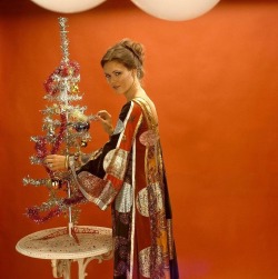 isabelcostasixties:  Sixties Christmas Fashion shoot