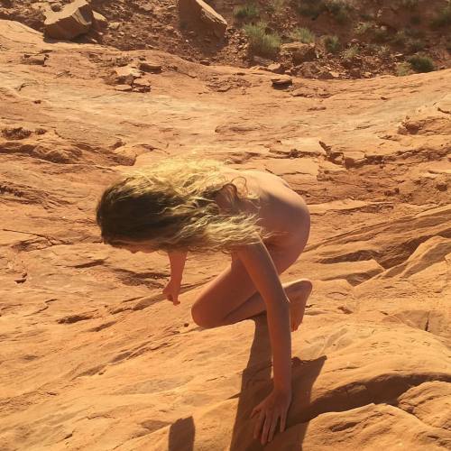 golden âœ¨âœ¨  #moab #utah #nature #spirit #wildernessbabes #wildandfree  (at Canyonlands National Park)