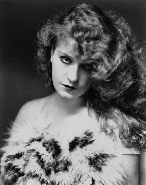 Lili Damitahttps://painted-face.com/