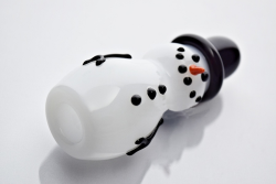 dabberworld:  Frosty The Snowman Pipe Bowl Be festive this winter