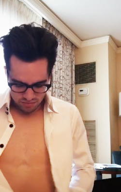 itsalekzmx:  Brendon Urie 