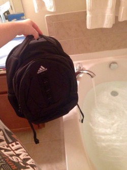 lepreax:  clestroying:  dinnicksfimples:  Back to school bath