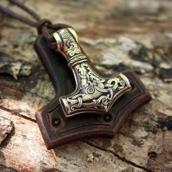 norseminuteman:This is a cool Mjolnir. 