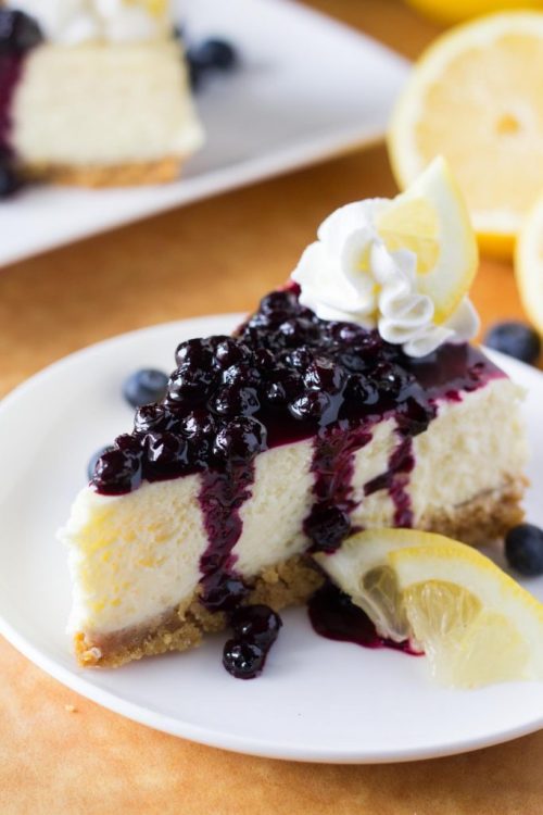 fullcravings: Lemon Cheesecake with Blueberry Compote   A dessert that you can eat 