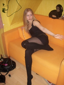 Visit one of the best pantyhose archive !https://pantyhose-magazine.tumblr.com/archive