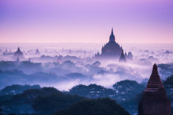 drxgonfly:    Temples in the Mist (by Zay Yar Lin) 