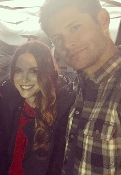 justjensenanddean:  Jensen and Danneel on set <3 (SPN 13x13) 