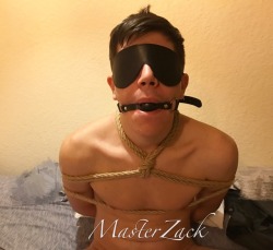 ropemasterzack:  A white sub. He’s a cutie. I just love college