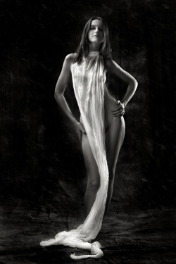 CLICK BLACK & WHITE