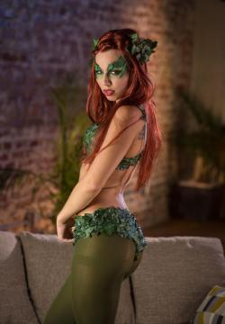 Poison Ivy - Batman (Twistys Aidra Fox)