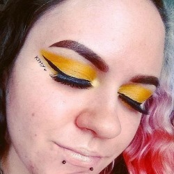 fairyneko:  fairyneko:My SOULMATE did her makeup inspired by