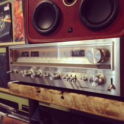 analogcollective:  Just in! A gorgeous Pioneer SX-780 receiver,