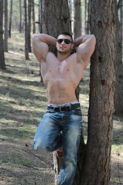 dilftruckers:I love cruising in Muscle Park