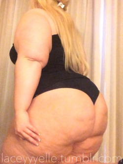 laceyyyelle:  I can only hope this ass gets fatter with the new