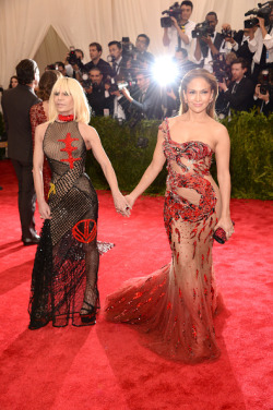 spylight-media:  Met Gala 2015  //  Donatella Versace + Jennifer