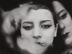 miss-vanilla:Photo by Man Ray.