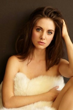 panashaa:  Allison Brie