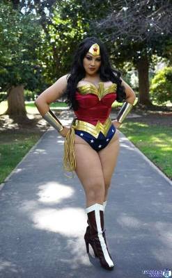 trioxina245:Ivy Doomkitty - Wonder Woman Gal Godot did a great