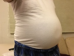 bigdrmr:  White shirts tend to accentuate bellies.