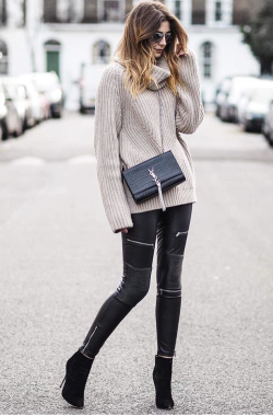 thechic-fashionista:  Turtleneck Sweater Pants Boots  