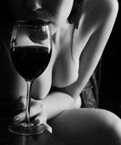 karinahotwife:  Some wine and sex