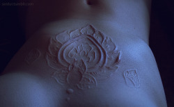 seidur:  Goose bumps and 15 month healed art. Scarification made