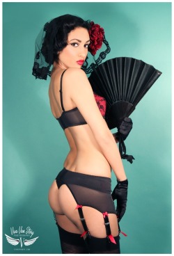 alternative-pinup:  Alternative Pinup girlPinup girl Twitter