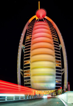 visualechoess:  Burj Al Arab  - (via) | ᶹᶥᶳᶸᵃᶩᶳ