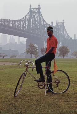 vintagegal:  Evelyn Hofer- Queensboro Bridge, New York, 1964