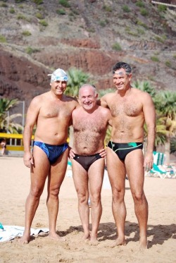 Homens Maduros de Sungas - Mature Men in Trunks