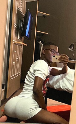 imdamianking:  Mood #🏩