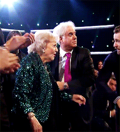 grantsattler:  Chris Evans escorts Betty White to the stage at
