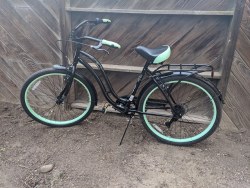 My very first bicycle🚲 I just learned how to ride it a couple