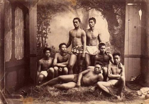 sisterwolf:  Group of Tahitians, C. G. Spitz, 1890 