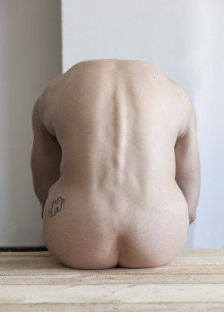 maybeinabluemoon:  gerardovizmanos:  Josh. Barcelona Photo ©